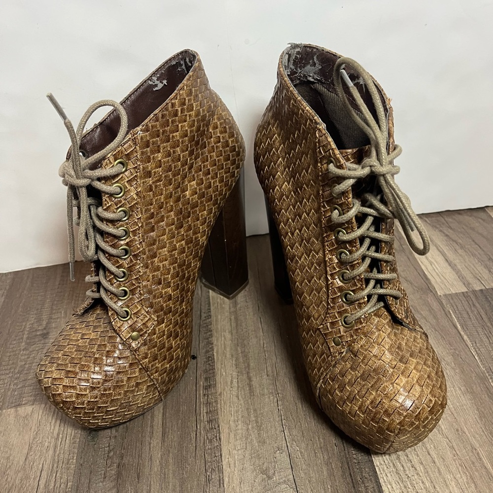 Vintage Lace Up Booties with Block Heel Platform Size 6.5